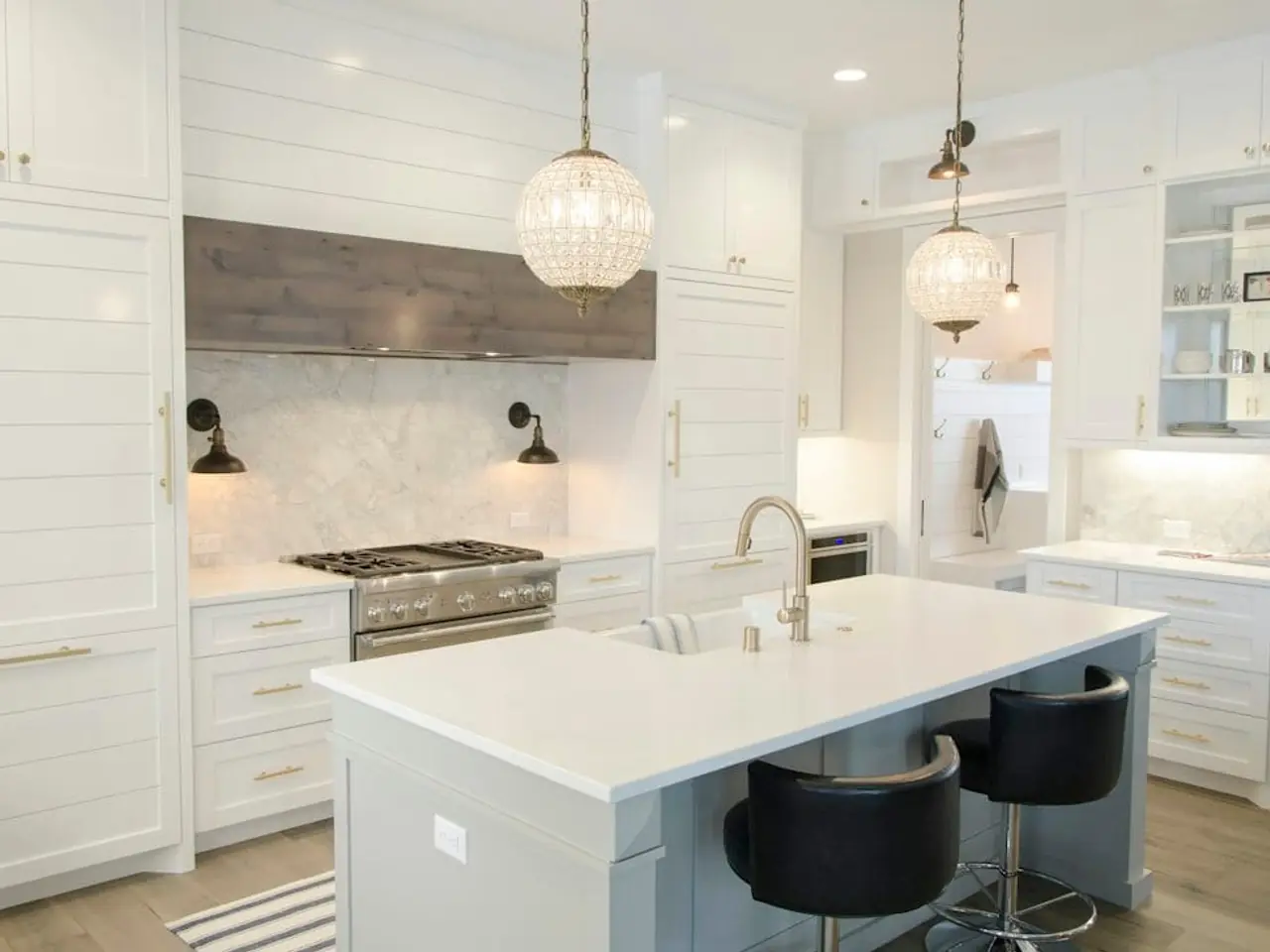 Illustrative stock kitchen photo for 1902 N Norwood Pl